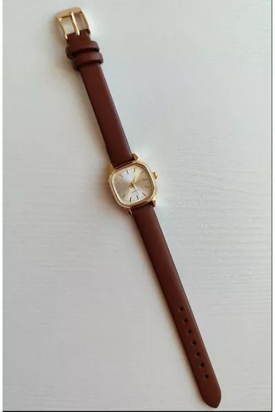 Damen Vintage Minimal Braun Armbanduhr Neue Mode Edelstahl Farbproof Leder Band Armbanduhr