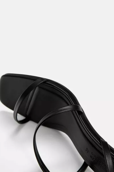 صندل بكعب عال وسيور