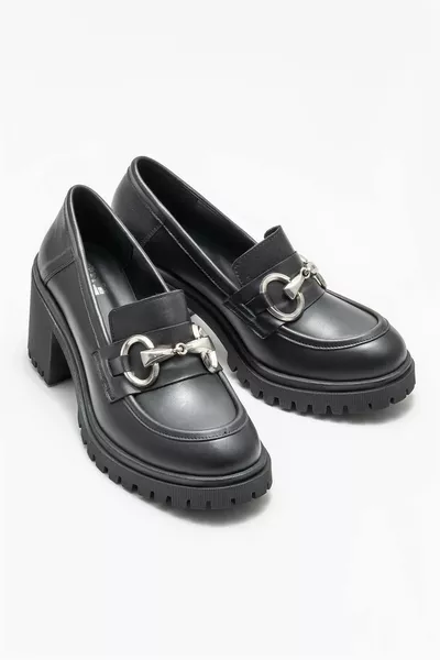 Черные кожаные женские туфли на каблуке