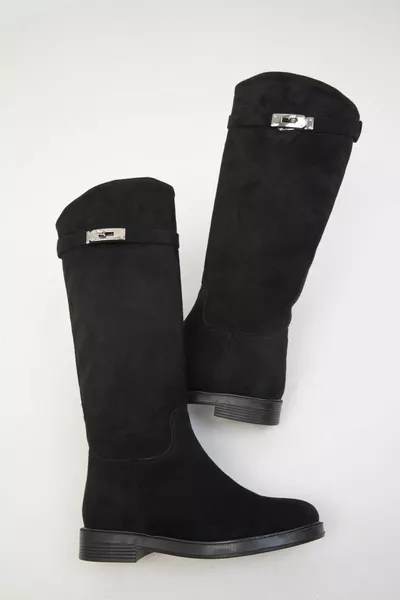 حذاء نسائي من جلد الغزال الأسود 