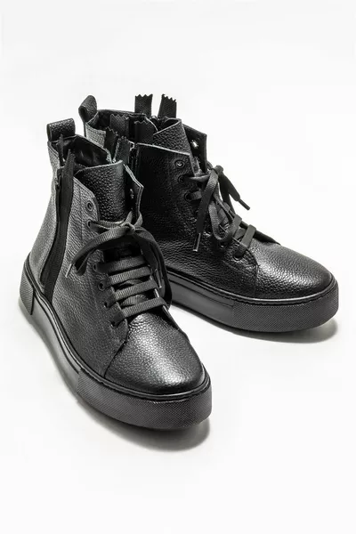 أحذية رياضية نسائية جلدية سوداء