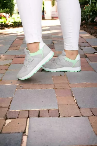 Utilisation confortable du velcro pour femmes Baskets décontractées élégantes