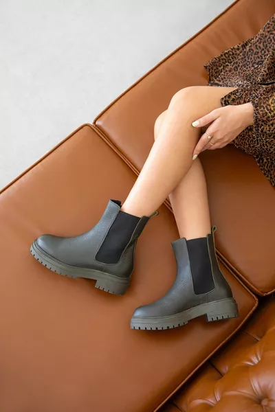 هيلين المرأة مرونة التفاصيل جلد طبيعي الأحذية البريدية الكاكي