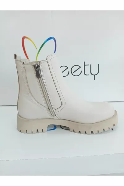 Модни бежови пощенски ботуши