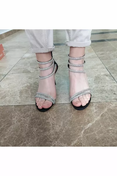 Sandales noires à talons à lanières 5 pierres