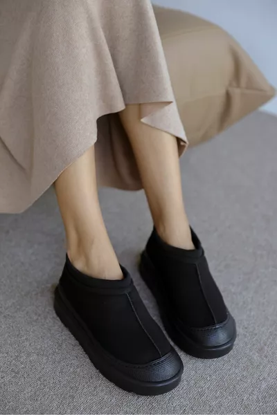 Маков велур Дамски къси ботуши с плосък подметка - ЧЕРЕН велур