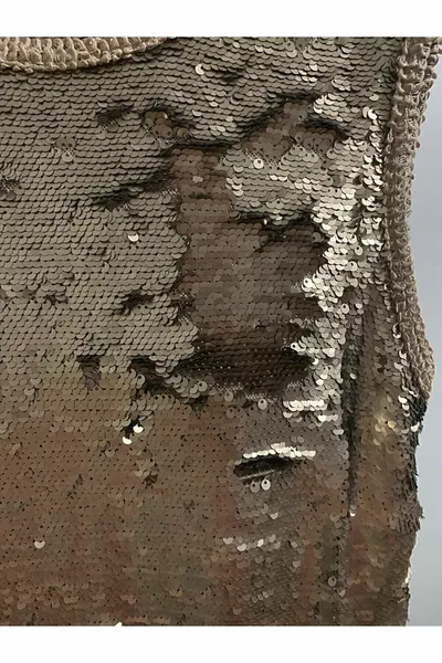 فستان سهرة مطرز