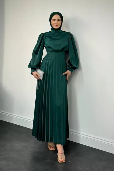 Nasta Waist Fitting Abito da sera in raso plissettato smeraldo