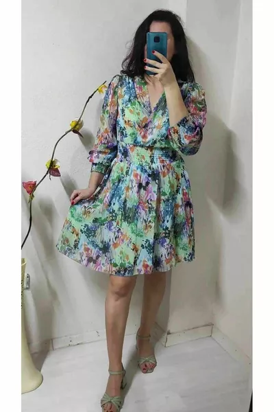 Abito corto in chiffon a maniche lunghe con scollo a doppio petto colorato da donna con cappuccio in vita