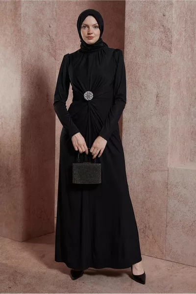 SPILLA DI PIETRA ABITO DA SERA DETTAGLIATO 