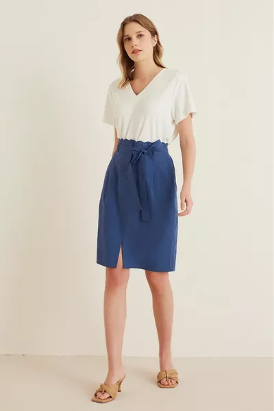 Юбка с разрезом и вышивкой на талии