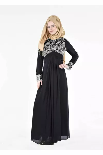 Schwarzes Damen-Abendkleid aus der T Fy Collection mit besticktem Detail und Hijab