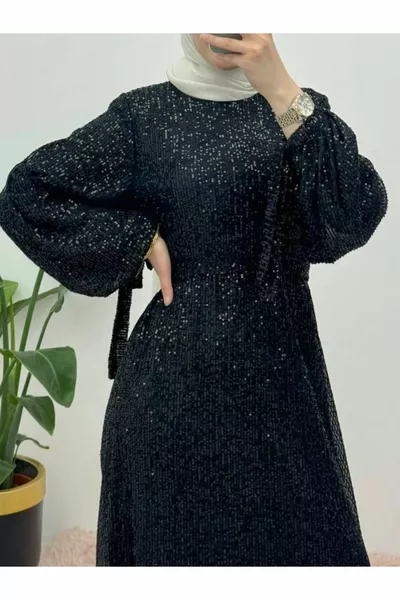 Вечерни рокли с колани с колани с пола