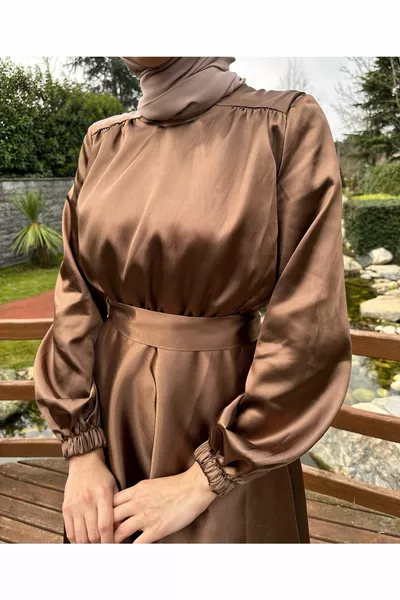 Карамелена рокля Аура