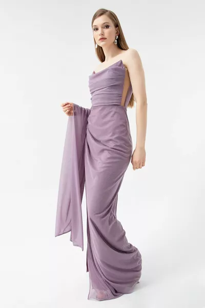 المرأة الخزامى الصدر رايات شق بريق مساء اللباس