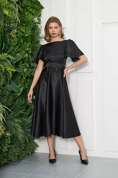 Lisa Robes de soirée noires en satin pour femmes