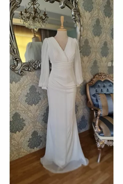 الشيفون الأبيض Ecru ، خط العنق مزدوج الصدر ، فستان زفاف الخطوبة الوعد