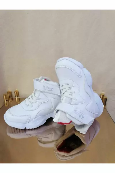 Turtleneck basket shoe is extremely light, very light sole.