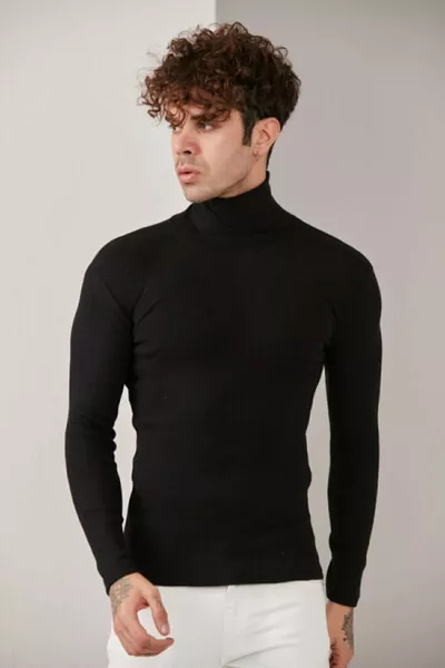 كنزة رجالية سوداء بياقة عالية من الليكرا