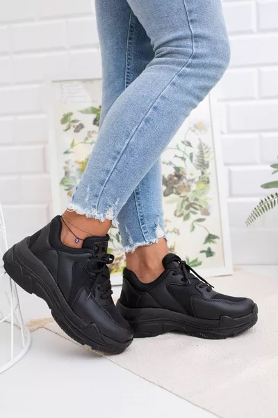 لويك سنيكرز أسود