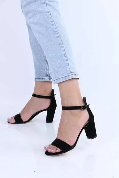 Сандали на висок ток единична лента