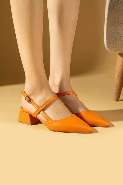 Mary Jane Orange Hard Hat mit offenem Rücken und spitzer Zehenpartie Kurze kurze Absätze für Damen