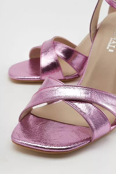 Abendkleid mit Kreuzriemen und Gürtel mit Kreuzriemen Heels-Metallic Pink