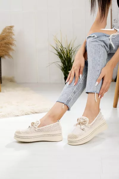 أحذية رياضية نسائية Y