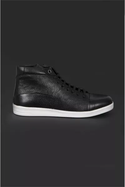 أحذية جلدية