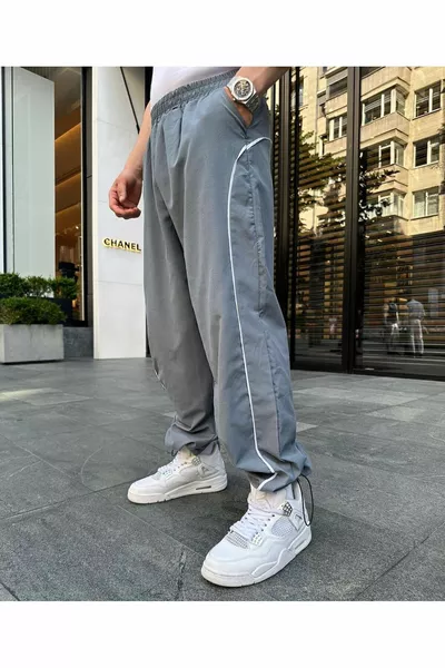 بنطال بمظلة مخطط