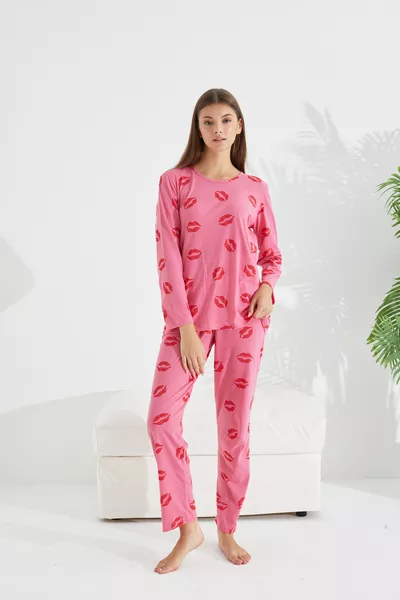 طقم بيجامة قطنية بنقشة شفاه وردية