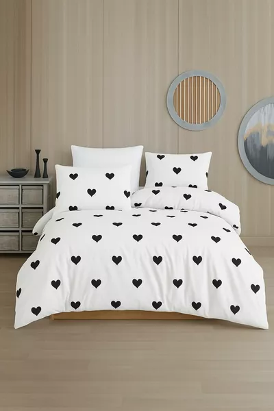 Двоен комплект спално бельо с черно сърце | Без чаршаф