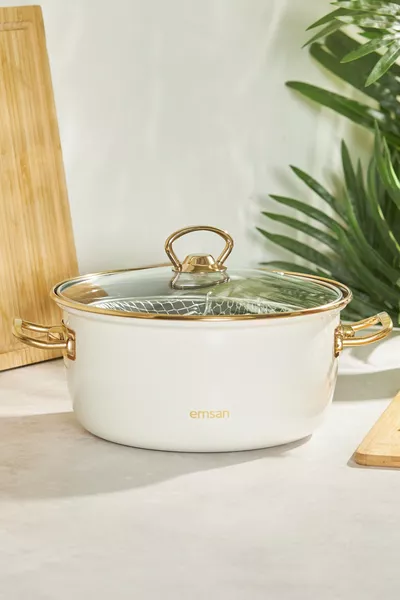 Nostalgischer Emaille-Bratentopf in Beige