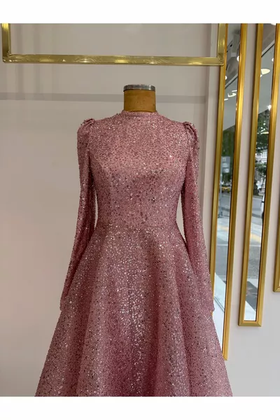 ВЕЧЕРНИЕ ПЛАТЬЯ С БЛЕСТКАМИ