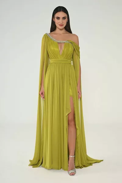 Robe longue en mousseline de soie drapée à manches châle simple col en pierre