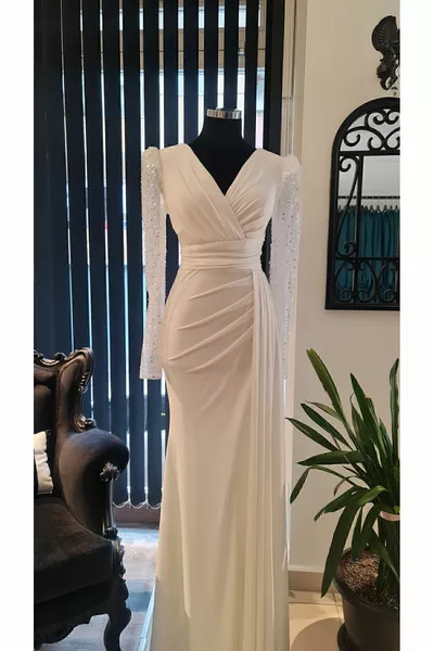 أبيض إكرو ، ياقة مزدوجة الصدر ، شق ، وعد فستان زفاف الخطوبة