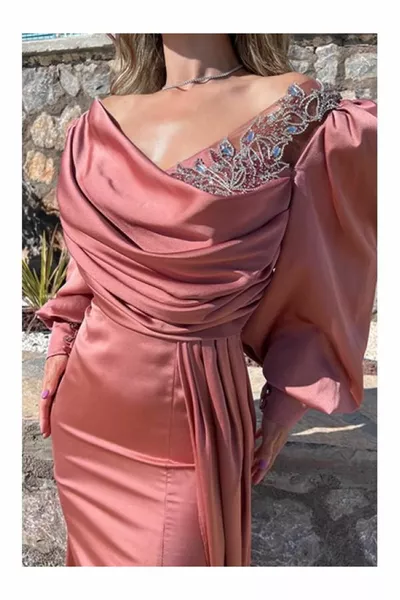 Длинный рукав Каменный воротник Детальный атлас Длинная рыбка Модель Вечернее платье