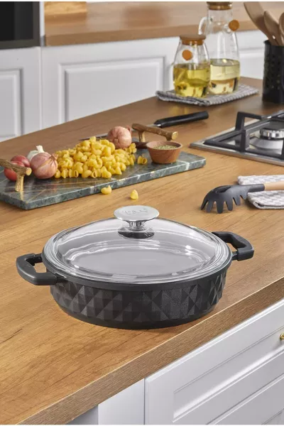 Bella Glass Lid Cast Low Pot  Cm Black