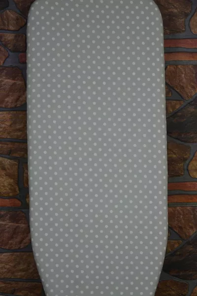 Покривка за ютия на точки