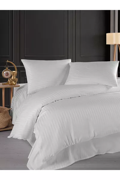 Двоен спален комплект с чаршаф с ластик от сатен