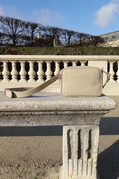 حقيبة جلد تمساح نسائية كروس 