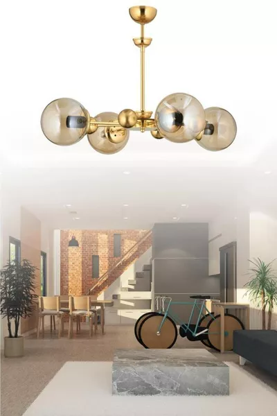 ثريا نيروبي بأربعة مصابيح، جسم ذهبي، مع مصابيح زجاجية صفراء