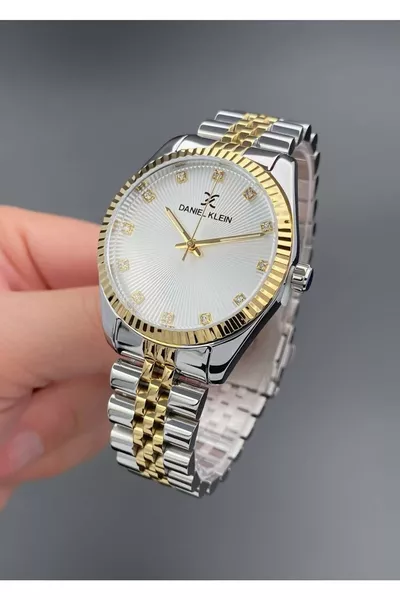 ساعة يد نسائية ذهبية وفضية اللون مقاومة للماء حتى 3 ضغط جوي