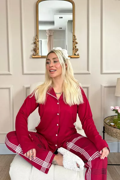 طقم بيجامة نسائي بأكمام طويلة من القطن البامبو بنقشة مربعات بورغندي وأزرار من الأمام