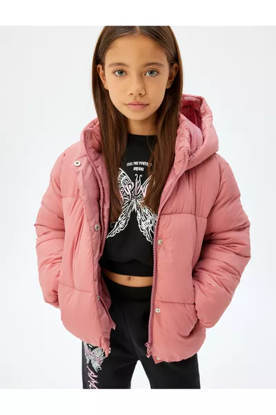 سترة منفوخة بغطاء للرأس مع جيوب بسحاب