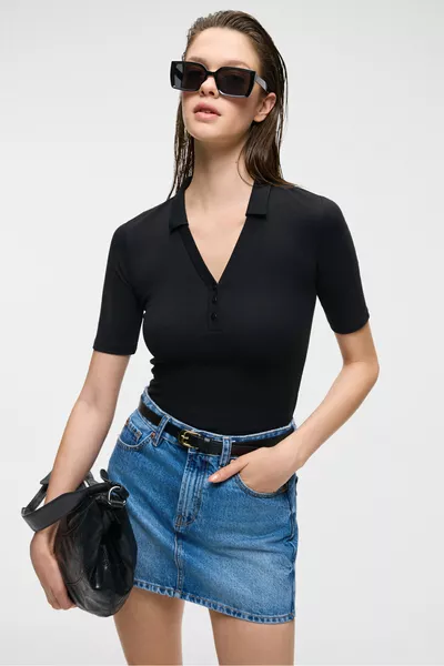 Lokkıser Kadın Düğmeli Apaj Yaka Kısa Kol Siyah Bluz