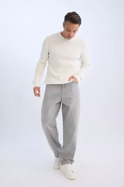 كنزة صوفية بنسيج مضلع وياقة دائرية بقصة عادية axns