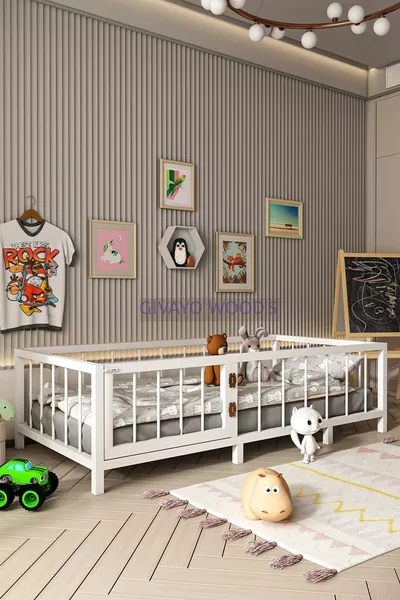 سرير أطفال من نوع مونتيسوري بأبواب من MDF