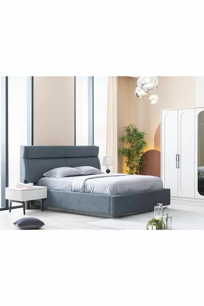 غرفة نوم ميلس بأسرة وإطار سرير