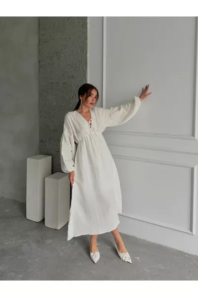ROBE BLANCHE À MANCHES LONGUES AVEC DÉTAILS DE LACETS, ROBE LONGUE